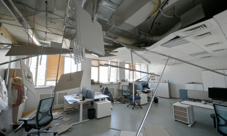 URGENTE: Bombardeio russo arrasa prédio da União Europeia em Kiev e deixa multidão de vítimas;