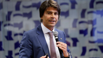 Reforma Administrativa 2024: Congresso pode extinguir 50 mil cargos, cortar penduricalhos de R$ 50 bilhões e transformar serviço público para sempre