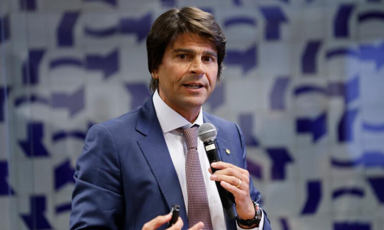 Reforma Administrativa 2024: Congresso pode extinguir 50 mil cargos, cortar penduricalhos de R$ 50 bilhões e transformar serviço público para sempre