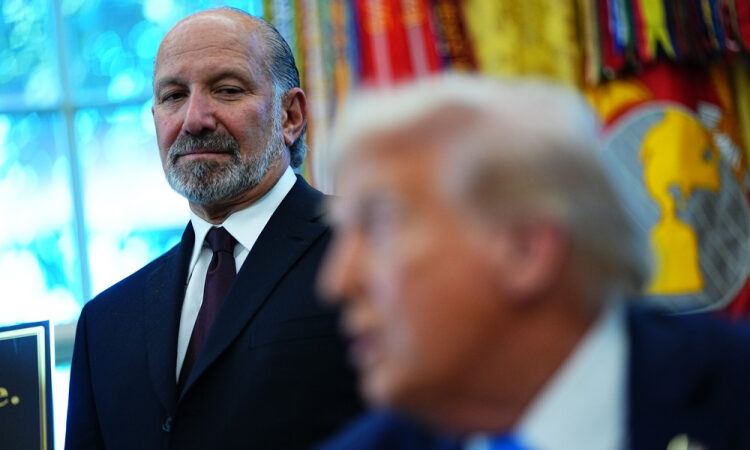 Secretário de Trump acusa Brasil de causar prejuízo bilionário aos EUA e exige intervenção imediata para consertar o país