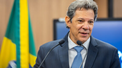 Caos em Washington: governo Trump inédita e descontrolada com o dólar