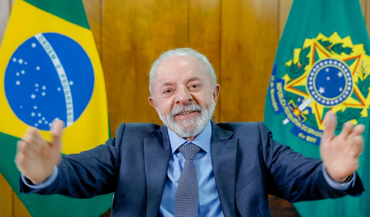 Presidente Lula vibra com vendas milionárias da Embraer para Latam e anuncia gigante aeroespacial brasileira no topo global