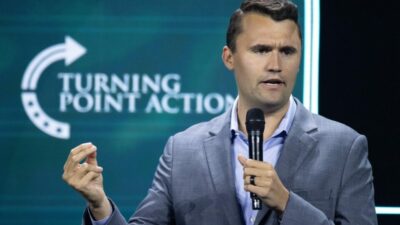 Charlie Kirk é baleado em campus americano: ataque choca direita e mobiliza EUA