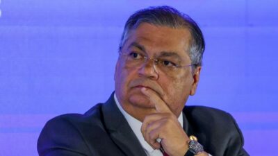 Flávio Dino humilhado em pleno voo: vídeo mostra passageira EXPLODINDO contra ex-governador