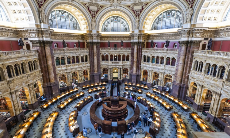 Senado dos EUA em choque: Última tentativa para evitar paralisação do governo fracassa e crise iminente ameaça milhões