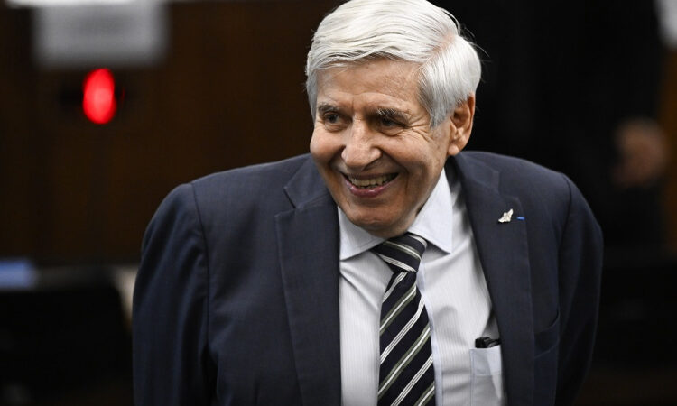 Ministro Fux absolve Augusto Heleno de todas as acusações em voto bombástico no STF