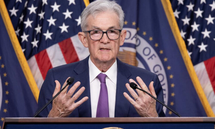 Jerome Powell, presidente do Fed em 2025, alerta: tarifas de Trump ainda provocam alta de preços em setores-chave dos EUA e pressionam economia americana