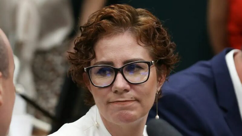 Mesa Diretora derruba Zambelli: decisão explode na web e deixa deputada isolada