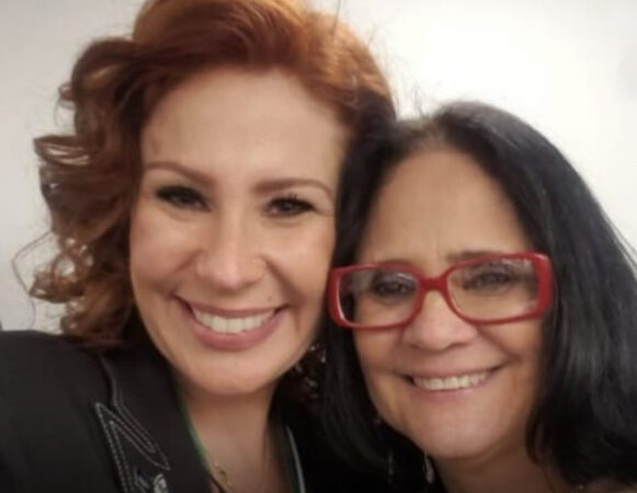 Chocante! Damares Alves e Flávio Bolsonaro revelam encontro com Carla Zambelli em cela italiana: Esperança em meio à crise