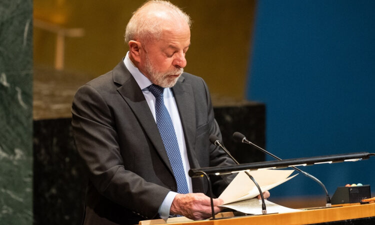 Lula vs. Trump: Soberania e Democracia Brasileiras em Choque em Encontro Sob Alta Tensão