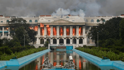 Nepal em guerra: manifestantes invadem, incendeiam palácios e destroem tudo em chamas milionárias