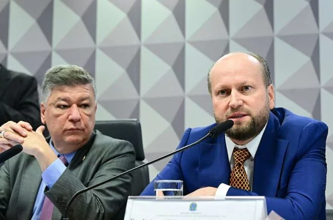 Senador expõe frase polêmica de pai de advogado famoso em depoimento na CPMI e vídeo viraliza; plenário em choque