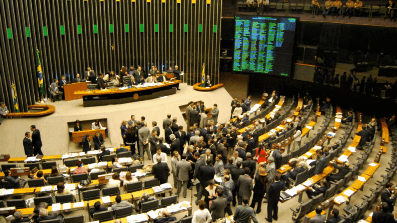 Advogado arrogante se atrapalha em depoimento na CPI e vira alvo de investigação ao lado do Careca do INSS em escândalo que choca o Brasil