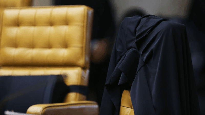 Ministro do STF abre investigação interna contra colegas de tribunal e colunista celebra sangue investigativo em caso explosivo