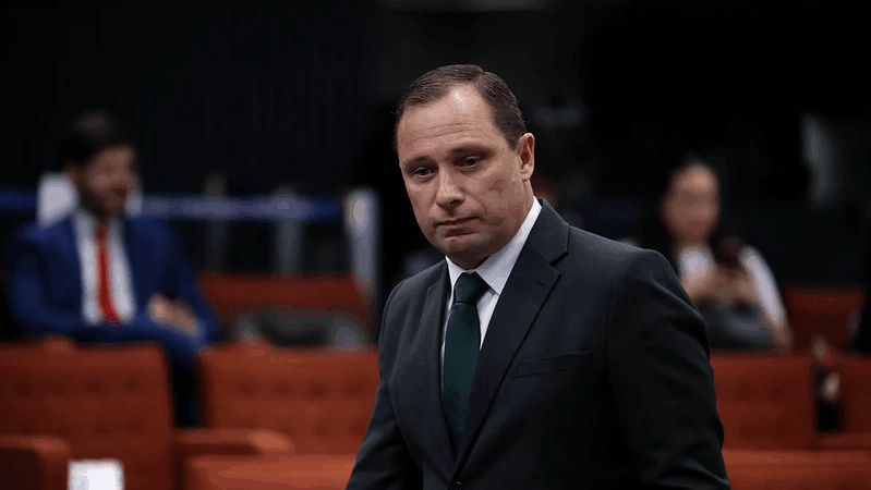 POLÊMICA EXPLODE: Mauro Cid NÃO APARECE no STF em julgamento que abala a nação