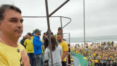Marcação de Bolsonaro em Copacabana explode com bandeiras dos EUA e ataques ao STF
