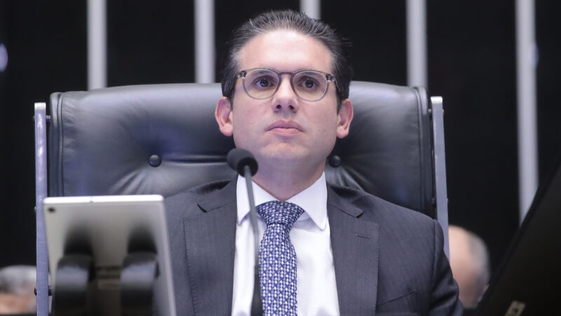Exigência de Motta para anistia explode na Câmara: ex-governador quer perdoar até R$ 1 bilhão em dívidas de campanha