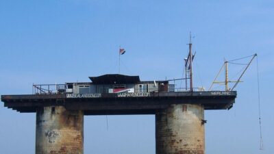 Descubra Sealand: A Incrível História da Menor Nação do Mundo, Um Micropaís que Desafia Governos Há 57 Anos no Meio do Mar