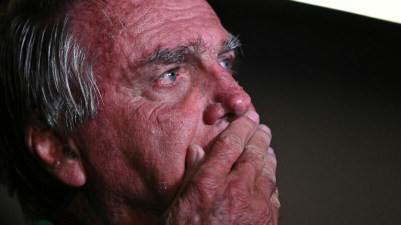 Urgente: Bolsonaro é internado de emergência em Brasília em 2025; estado de saúde é desconhecido