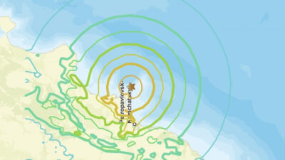 Terremoto de 7,4 graus devastador abala costa russa no Pacífico e ameaça tsunamis