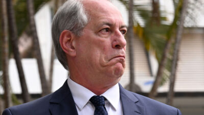 Novo capítulo na política nacional: Ciro Gomes surpreende e ingressa no PSDB sob anúncio do presidente tucano no Ceará