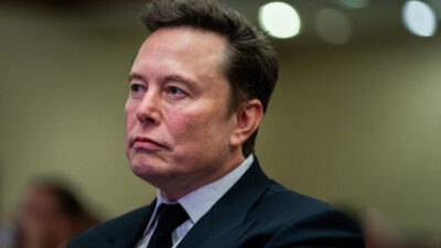 Elon Musk Quebra Recorde Mundial e Conquista Fortuna de US$ 500 Bilhões: Marco Inédito na História da Riqueza Global