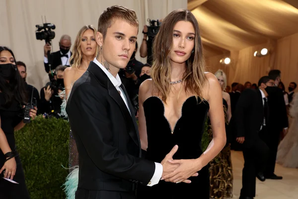 Hailey Bieber quebra silêncio e revela verdades chocantes sobre suposta briga com Selena Gomez