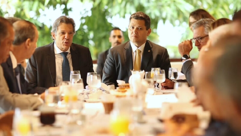 Bomba! Comissão do Congresso adia novamente votação da LDO após pedido de Alcolumbre e Haddad entrarem em rota de colisão e ameaçarem orçamento federal