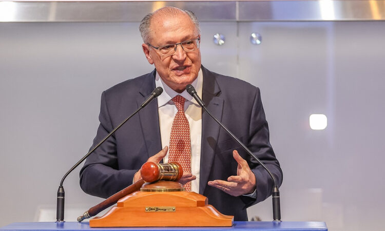 Alckmin detona Tarcísio em polêmica do tarifaço: Aumento abusivo é inaceitável, diz vice-presidente