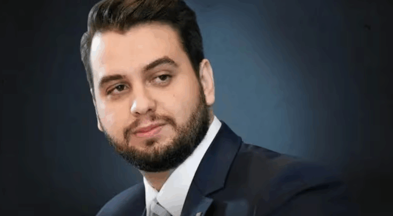 Polícia Federal mira advogados e jornalistas em inquérito por críticas à prisão de Filipe Martins; liberdade de expressão sob ameaça?