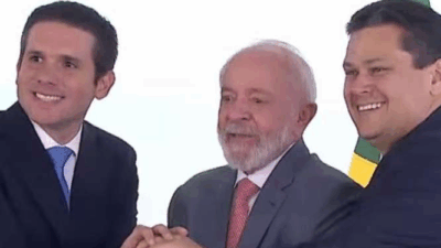 Cena rara no STF viraliza: Lula, Davi Alcolumbre e Romero Jucá são flagrados em momento revelador cheio de gargalhadas