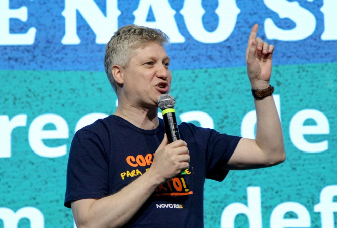 Deputado Marcel Van Hattem explode em discurso e exige anistia imediata para presos de 8 de janeiro e fim da injustiça