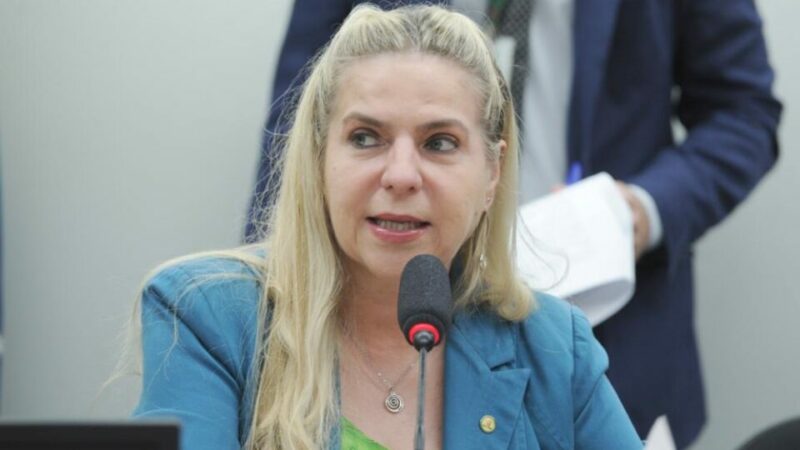 Explosivo: Brasileiros ainda presos em Israel enquanto deputada Luizianne mantém resistência contra deportação – governo enfrenta pressão em escândalo internacional