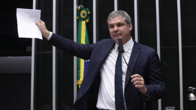 Choque de Poderes: Governo Articula PT e Centrão em Projeto que Mira o STF — Revelações Explosivas!