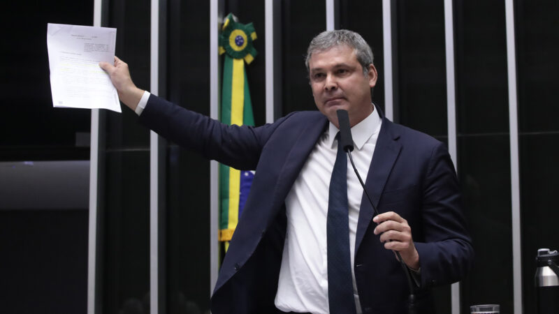 Choque de Poderes: Governo Articula PT e Centrão em Projeto que Mira o STF — Revelações Explosivas!