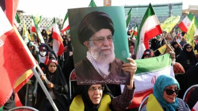 Irã abandona definitivamente acordo nuclear de 2015 e provoca alerta global por crise internacional iminente