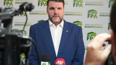 Líder ruralista muda para partido de Tarcísio em estratégia audaciosa para conquistar o Senado: veja os bastidores da jogada que promete abalar Brasília 🚜💼