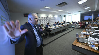 EXPLOSIVO: Prisão de ex-presidente do INSS reacende fogo na CPMI contra governo Lula