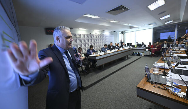 EXPLOSIVO: Prisão de ex-presidente do INSS reacende fogo na CPMI contra governo Lula