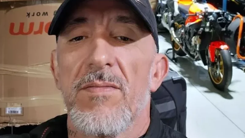 Drama em SP: Cristian Cravinhos sofre grave acidente de moto perto da mansão Richthofen, palco do crime que chocou o Brasil