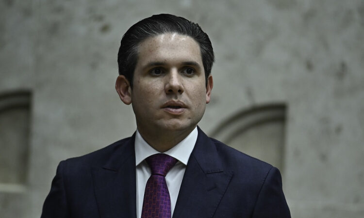 Furacão nas redes faz Motta adiar votação do PL Antifacção na 4ª versão explosiva