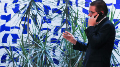 Guerra entre Lula e Hugo Motta: Câmara recua e Lei Antifraude tem pontos cruciais barrados