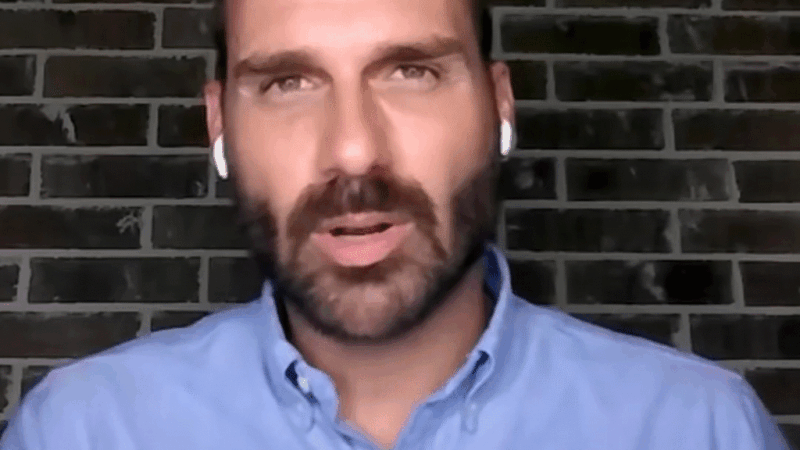 SENSACIONAL! Eduardo Bolsonaro devolve ataque de governador e vira Trending Topics em todo o país!