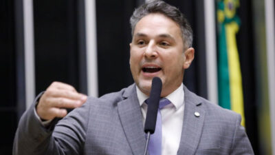 EMERGÊNCIA NACIONAL: Líder da oposição acusa Lula de perder o controle e dispara pedido de impeachment