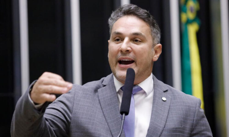 EMERGÊNCIA NACIONAL: Líder da oposição acusa Lula de perder o controle e dispara pedido de impeachment