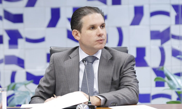 Polêmica: Encontro Secreto entre Motta e Lewandowski na Residência Oficial da Câmara Federal Agita a Política Brasileira