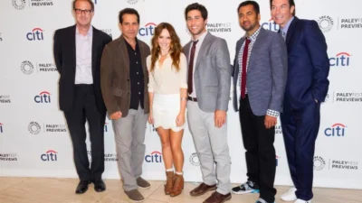 De estrela do cinema para farda policial: ator de 65 anos faz mudança radical