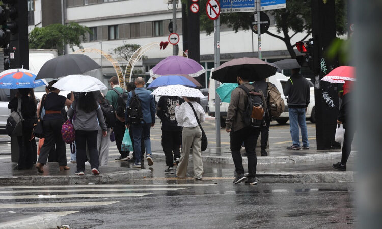 INMET EM ALERTA MÁXIMO! Chuvas TORRENCIATESC ameaçam TODO o BRASIL! Descubra AGORA as REGIÕES em PERIGO!