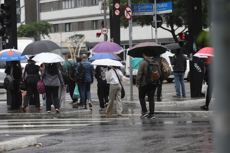 INMET EM ALERTA MÁXIMO! Chuvas TORRENCIATESC ameaçam TODO o BRASIL! Descubra AGORA as REGIÕES em PERIGO!
