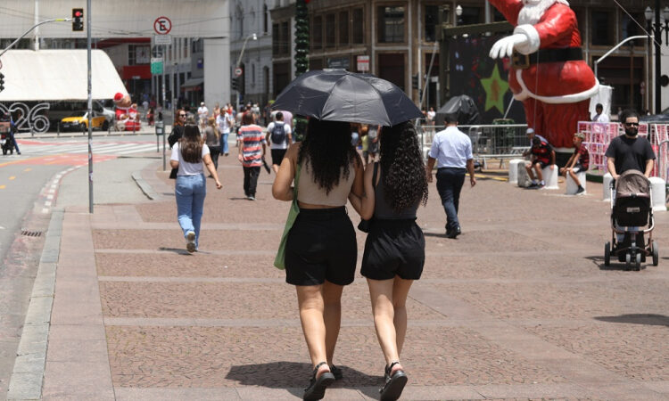 URGENTE: Alerta de calor ou chuva no réveillon? Revele a previsão do tempo para todo o Brasil agora!